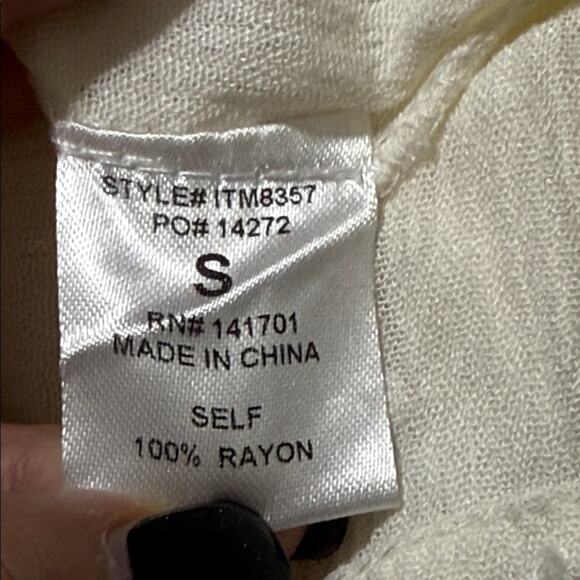 1 4 3 Story by Line Up women’s small off white blouse v-neck ruched detail sheer - Picture 6 of 10